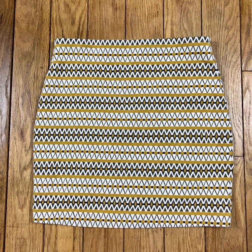 Express Geometric Jacquard Mini Skirt Mustard Yellow Black White Zigzag‎ XS